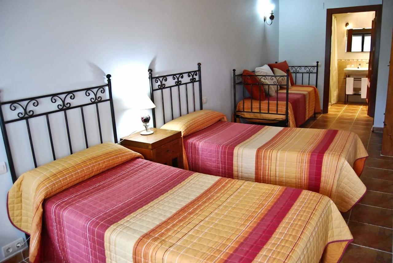 Family Room with Private Bathroom,669802980:JPEG