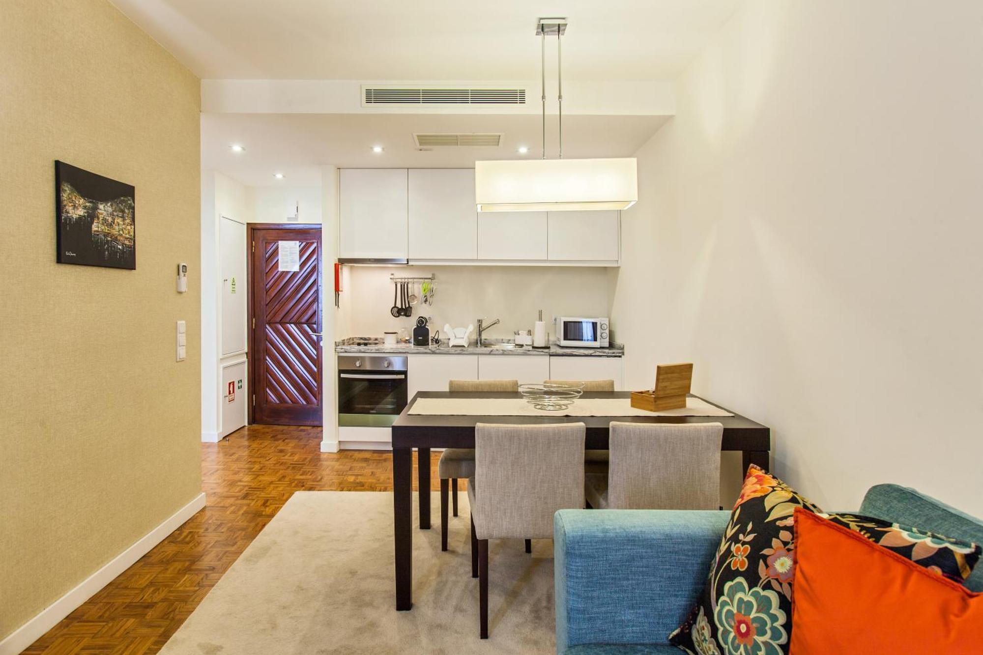 One-Bedroom Apartment,675858999:JPEG