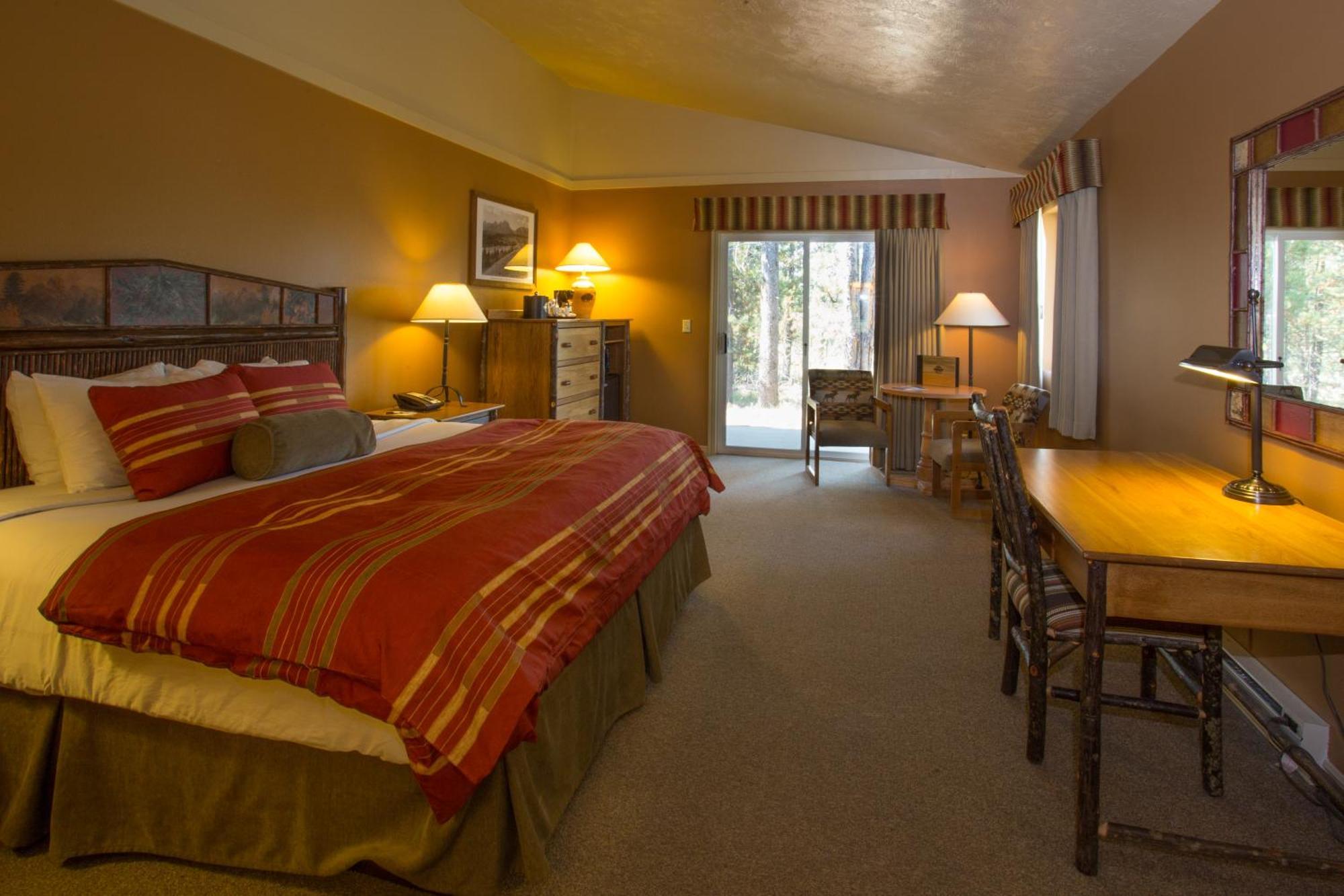 Premium Cottage with One King Bed