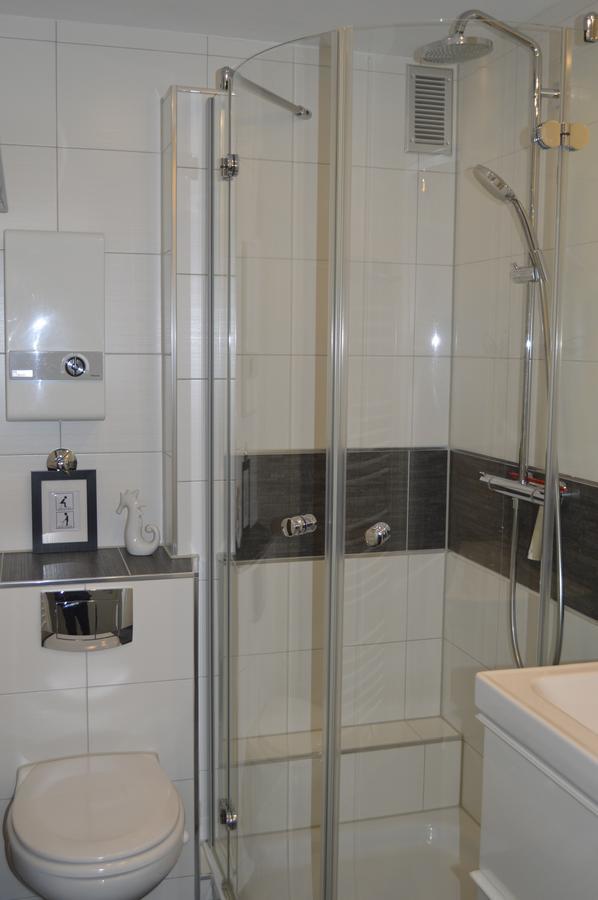 Apartment with Garden View,695925828:JPEG