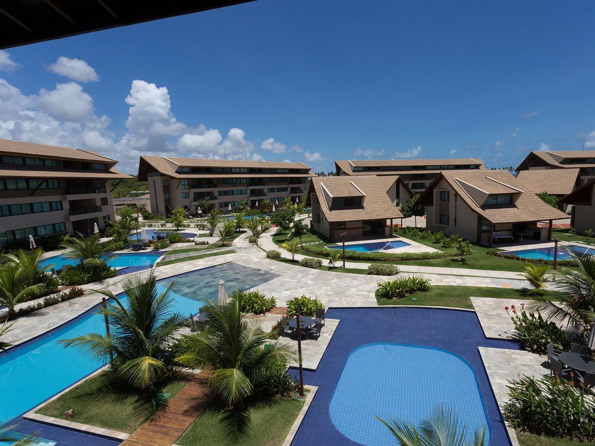 Three-Bedroom Apartment,765801778:JPEG