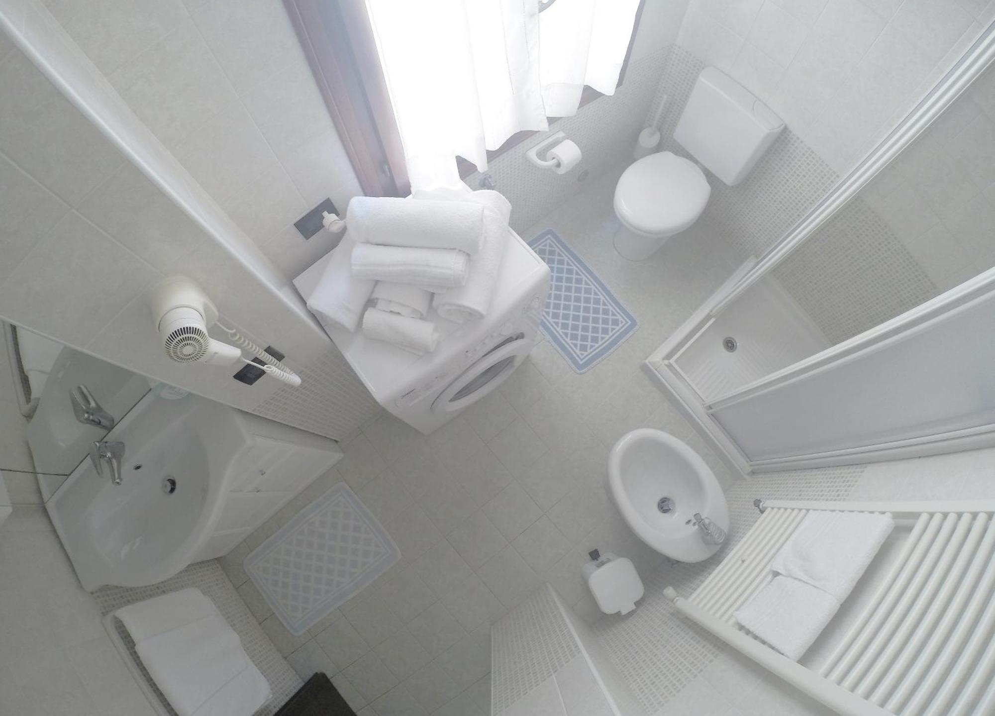 One-Bedroom Apartment with Balcony and Sea View,1002209430:JPEG