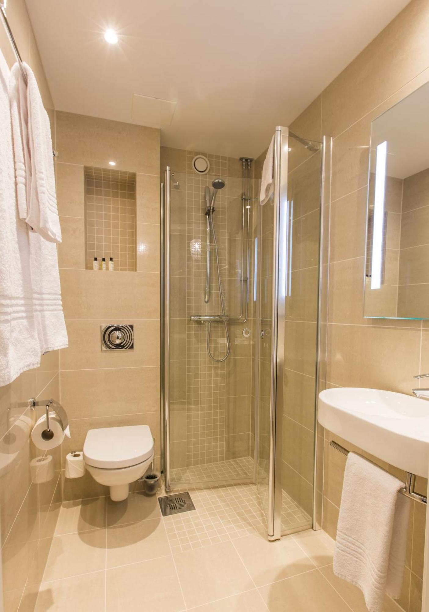 One-Bedroom Apartment,712724680:JPEG