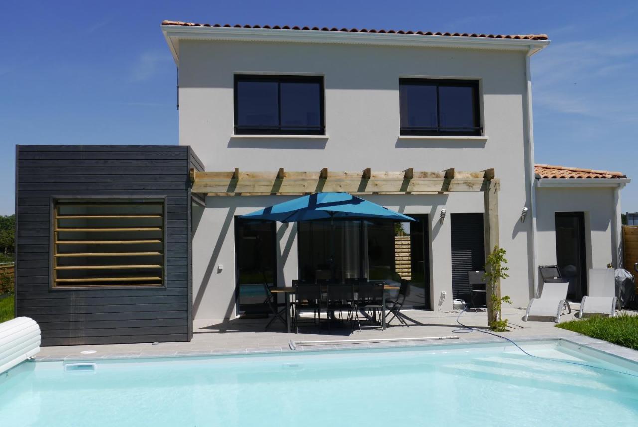 Villa with Private Pool,1589237506:JPEG