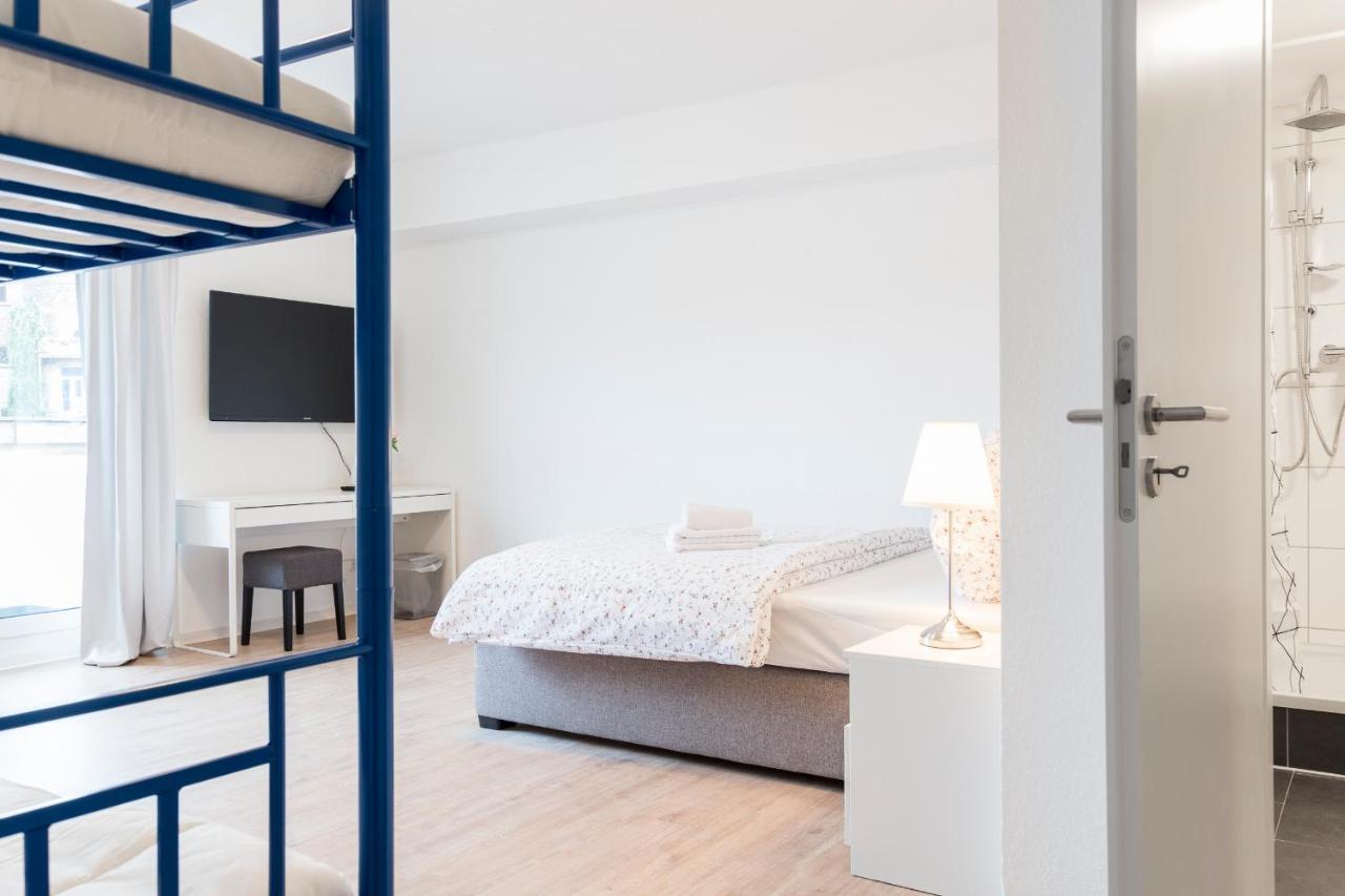 Vierbettzimmer mit Balkon