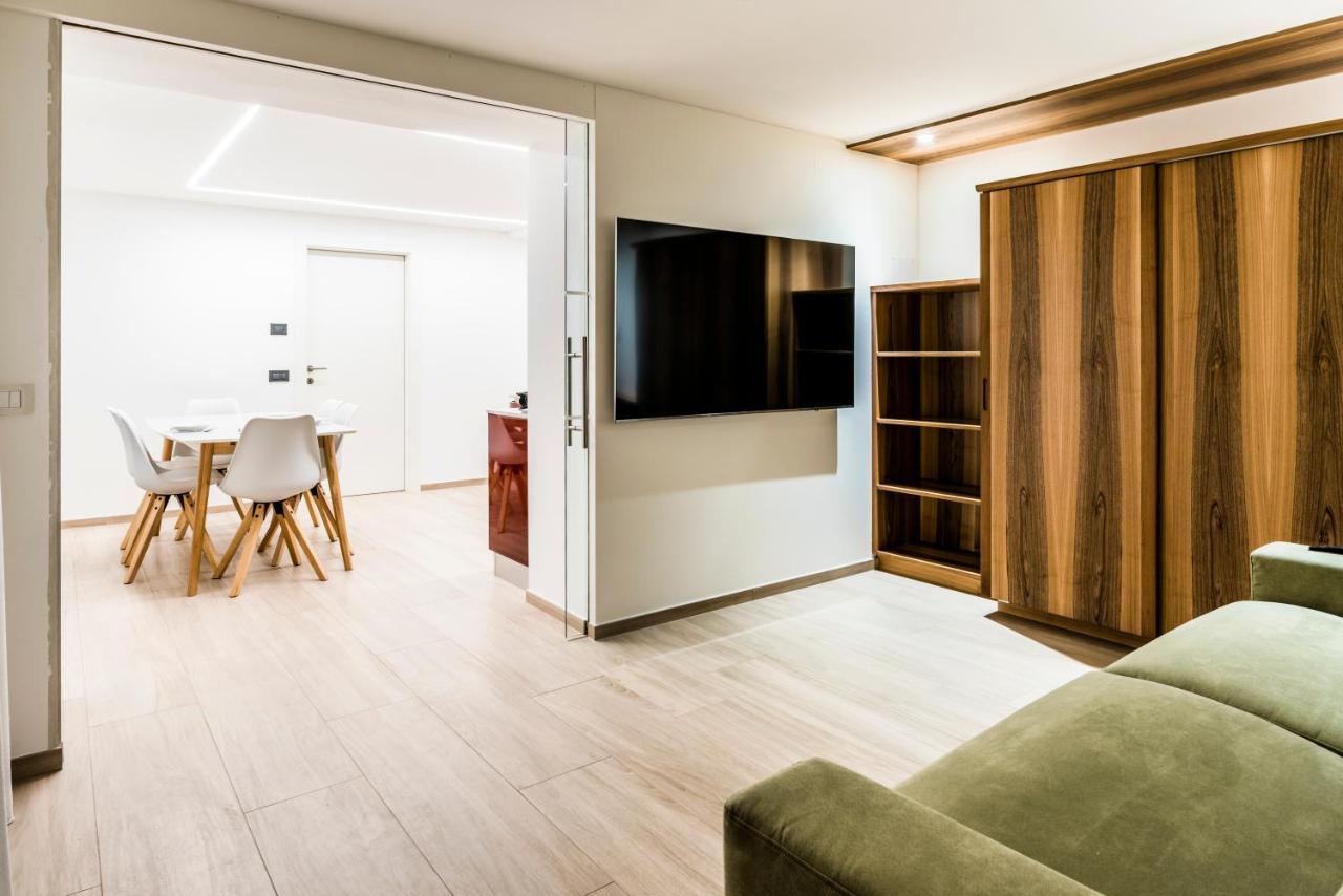Two-Bedroom Apartment,762397510:JPEG