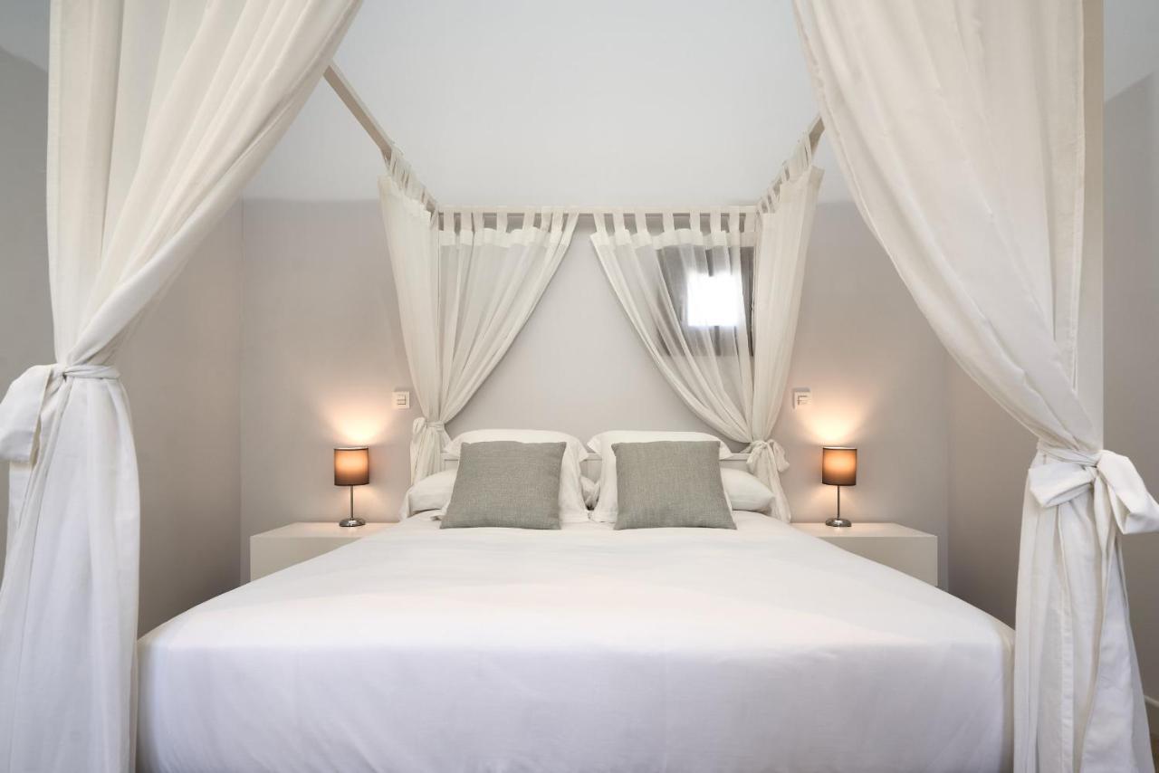 Apartamento de 3 pisos, 3 habitaciones y 3 baños con vista a la terraza