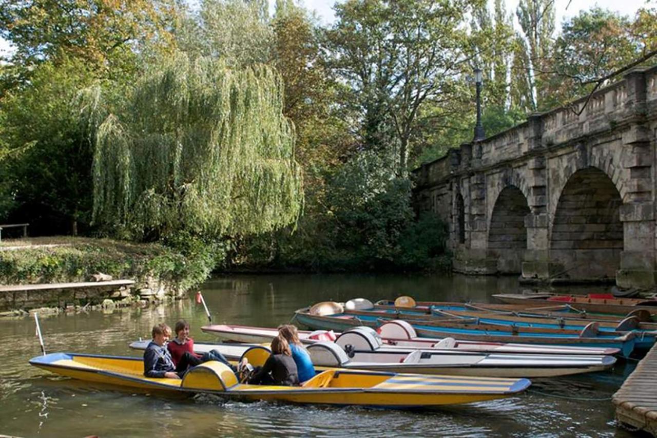 Luxury 1 Bedroom Apartment - Waterways,769859431:JPEG