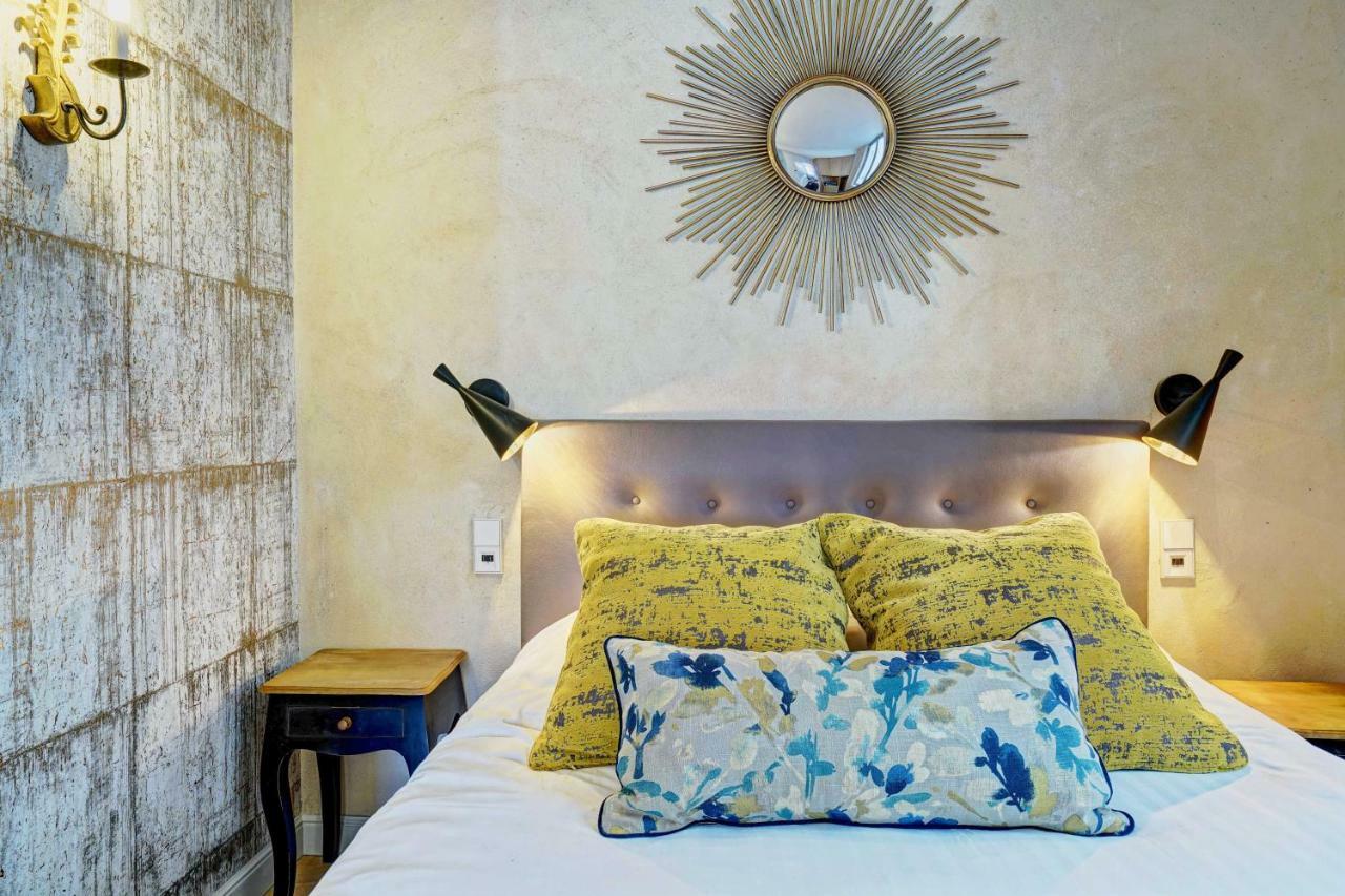 One-Bedroom Apartment at 44