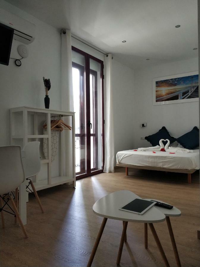 Studio with Balcony,812378576:JPEG