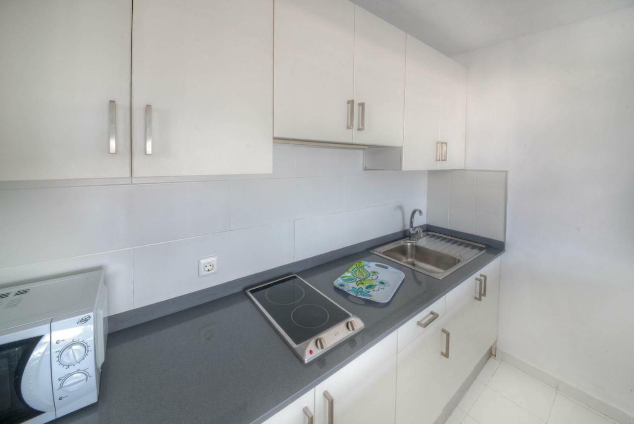 One-Bedroom Apartment without View