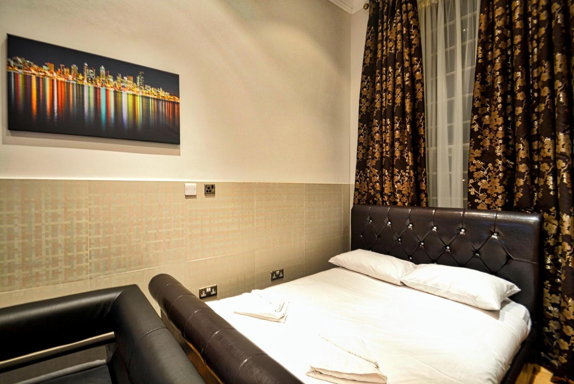 Two-Bedroom Apartment (4 Adults),821720852:JPEG