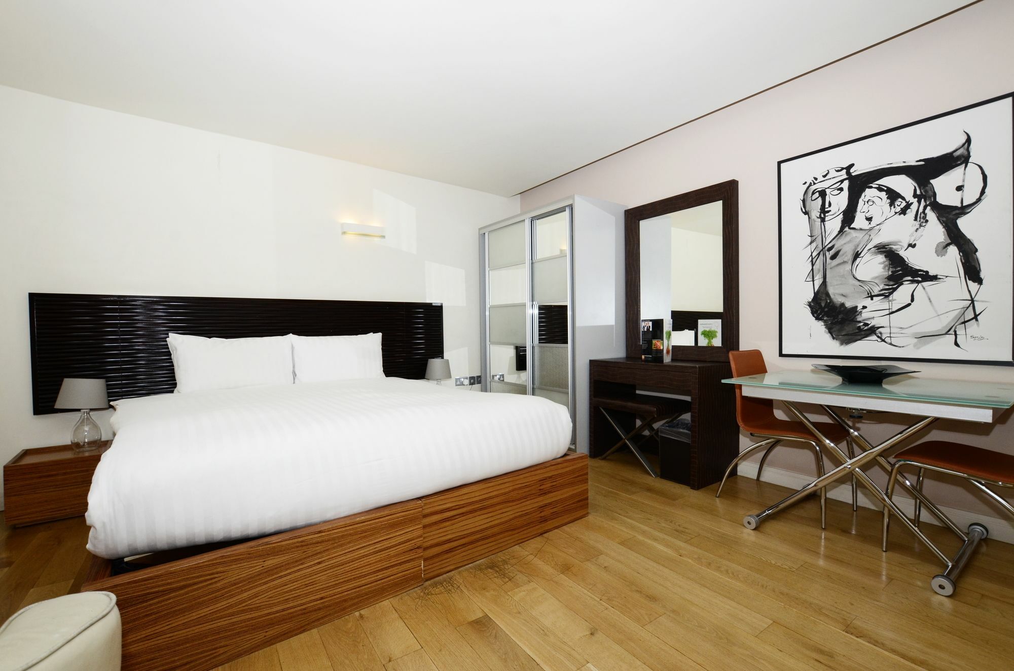 Large Open Plan One Bedroom