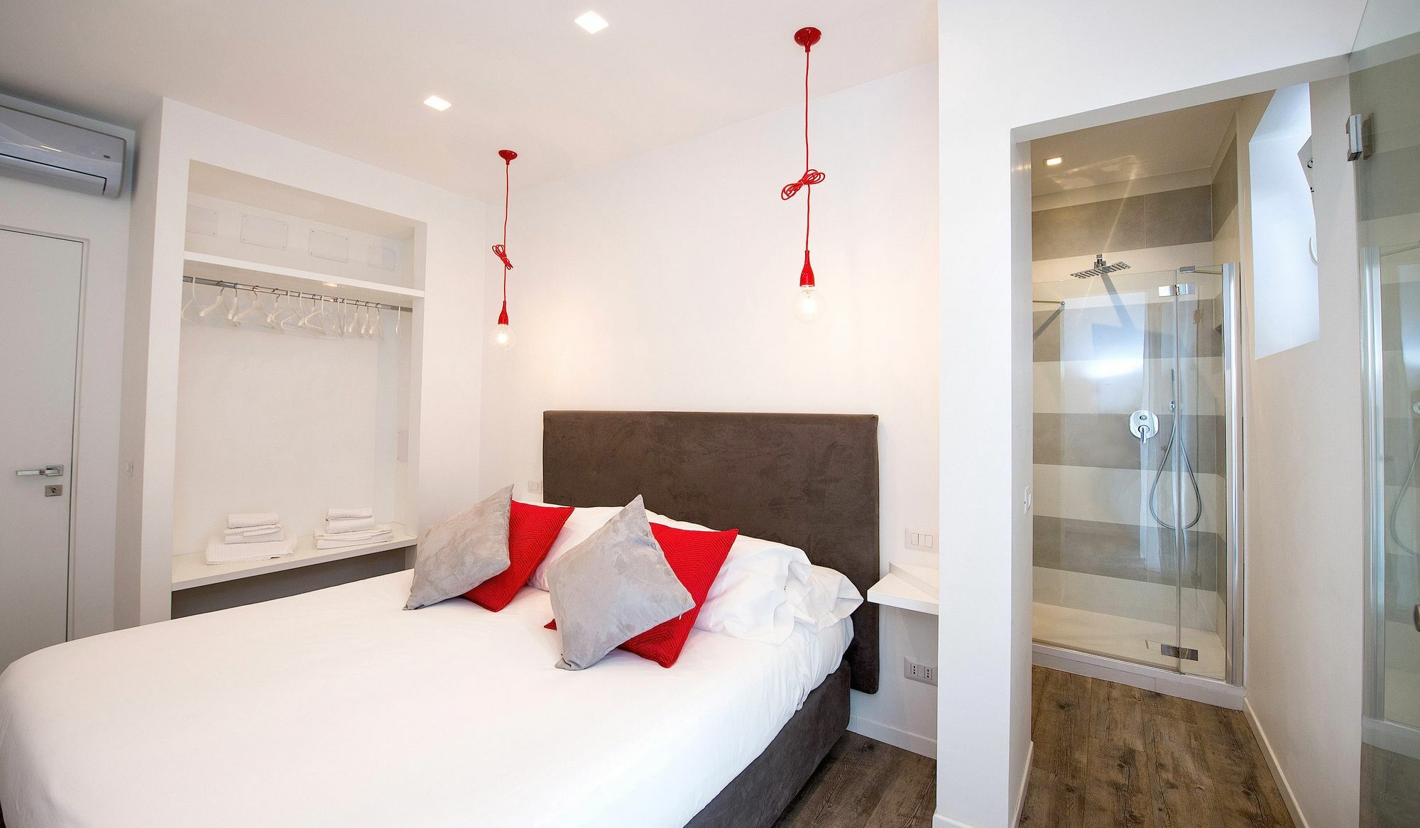 Appartamento con 2 Camere da Letto e Balcone