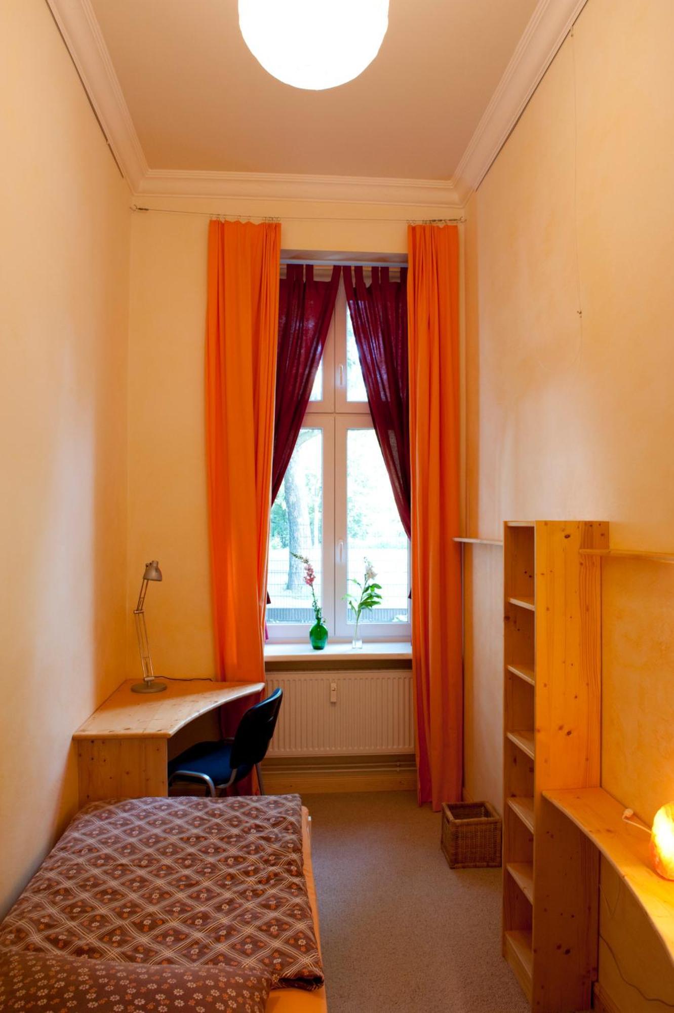 Single Room,1580786051:JPEG