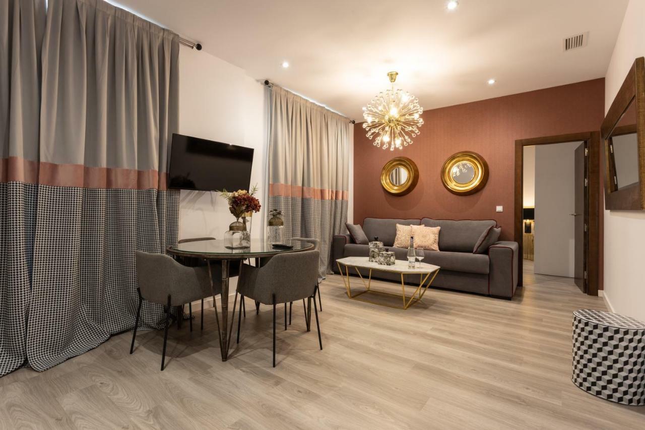 Superior One Bedroom Apartment