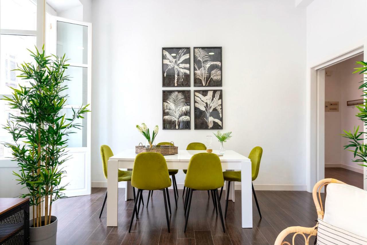 Three-Bedroom Apartment,834885509:JPEG
