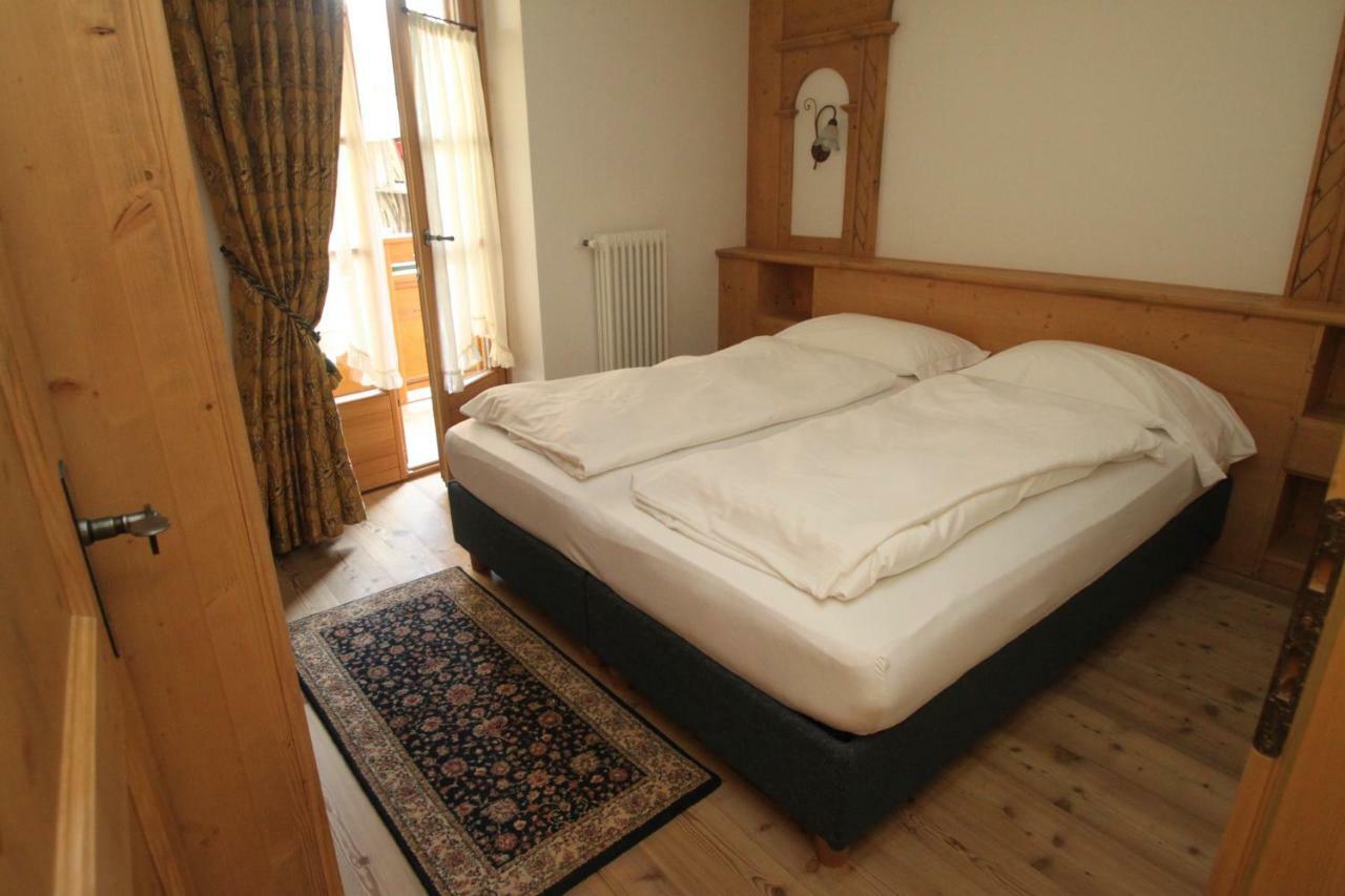Two-Bedroom Apartment,847205741:JPEG