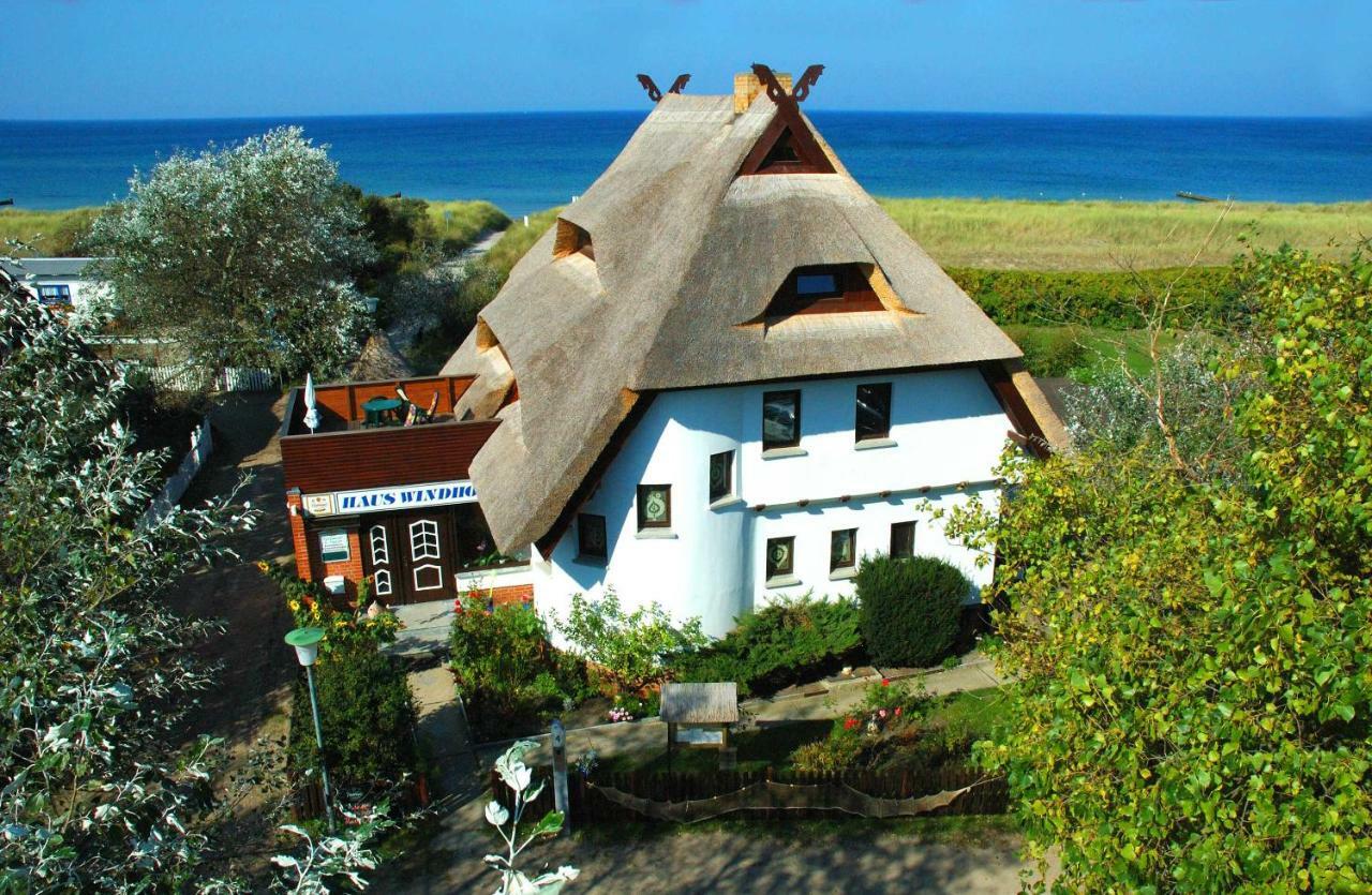 Small One-Bedroom Apartment Sea View