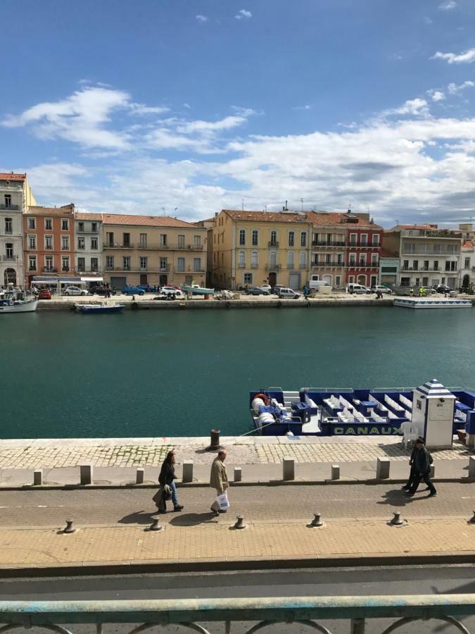 Apartment canal view with balcony,860680286:JPEG