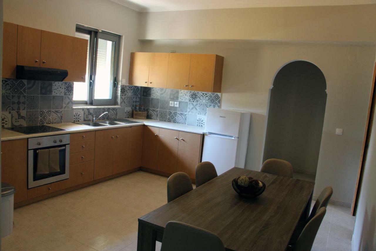 Three-Bedroom Apartment,861226463:JPEG