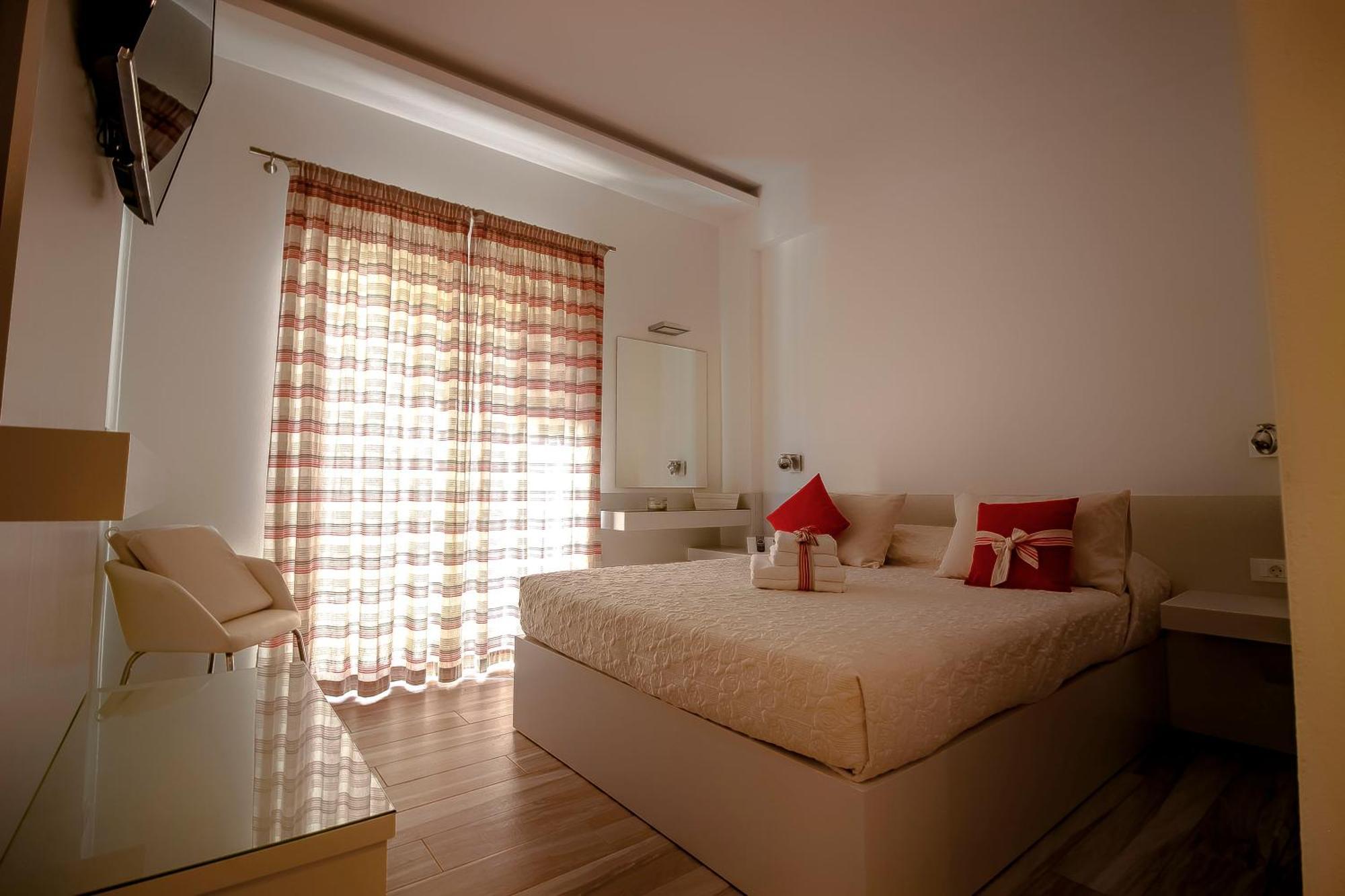 Standard Double Room with Private Balcony,862245776:JPEG