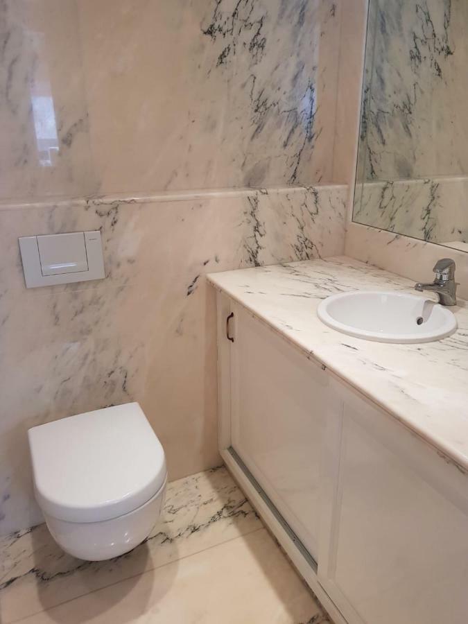 One-Bedroom Apartment,883937437:JPEG