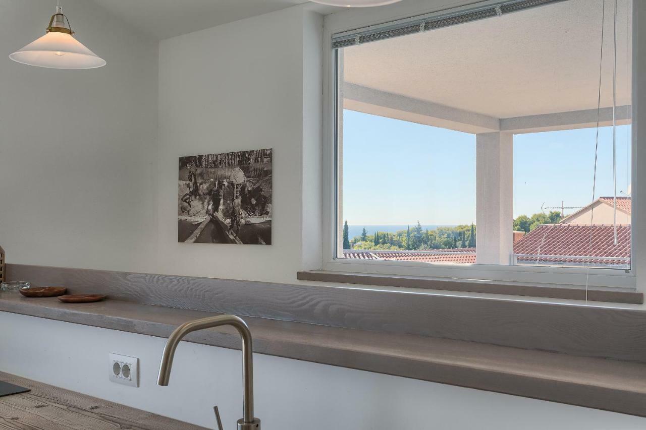 Two-Bedroom Apartment Balcony Sea View