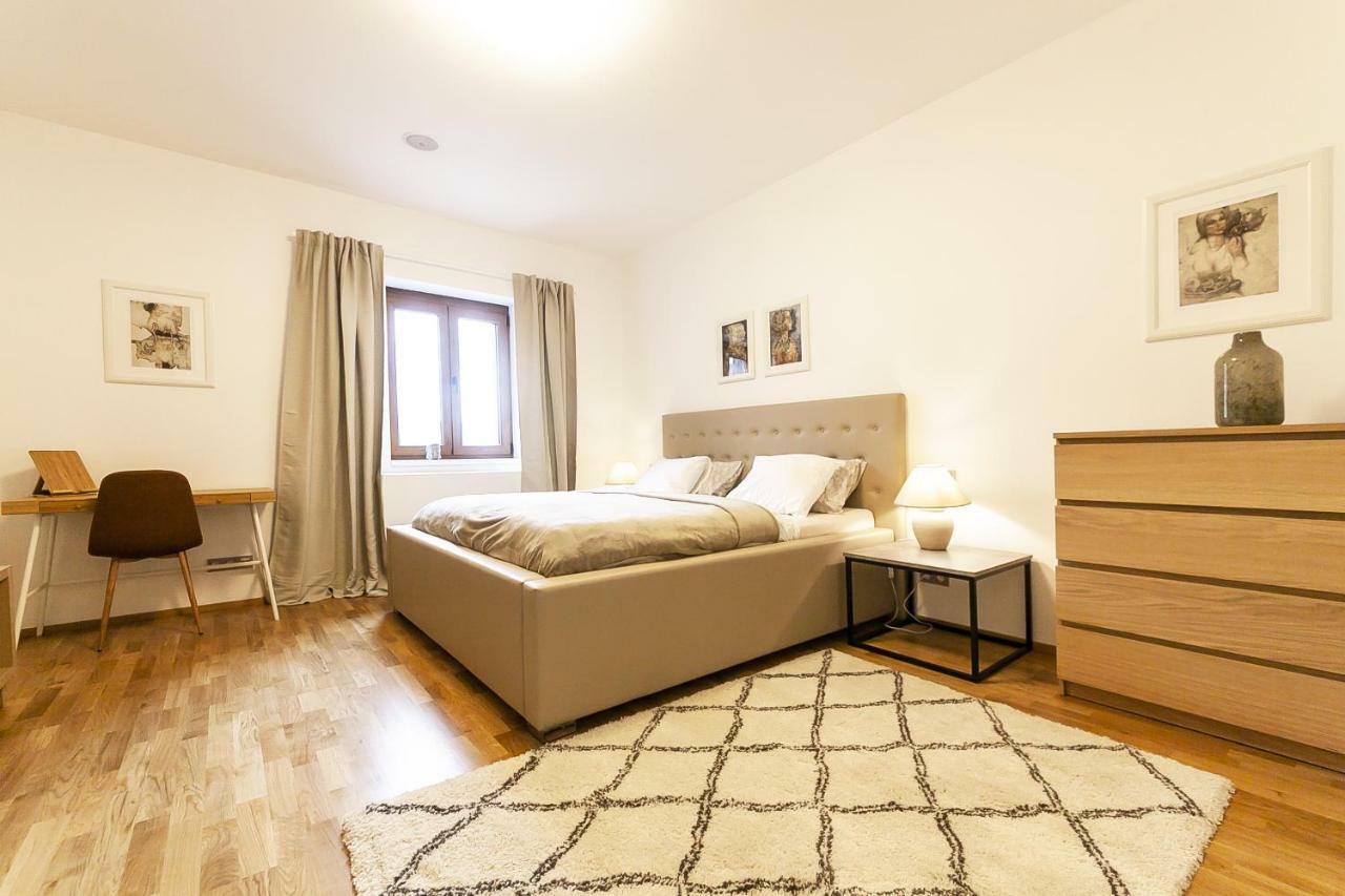 Deluxe Apartment