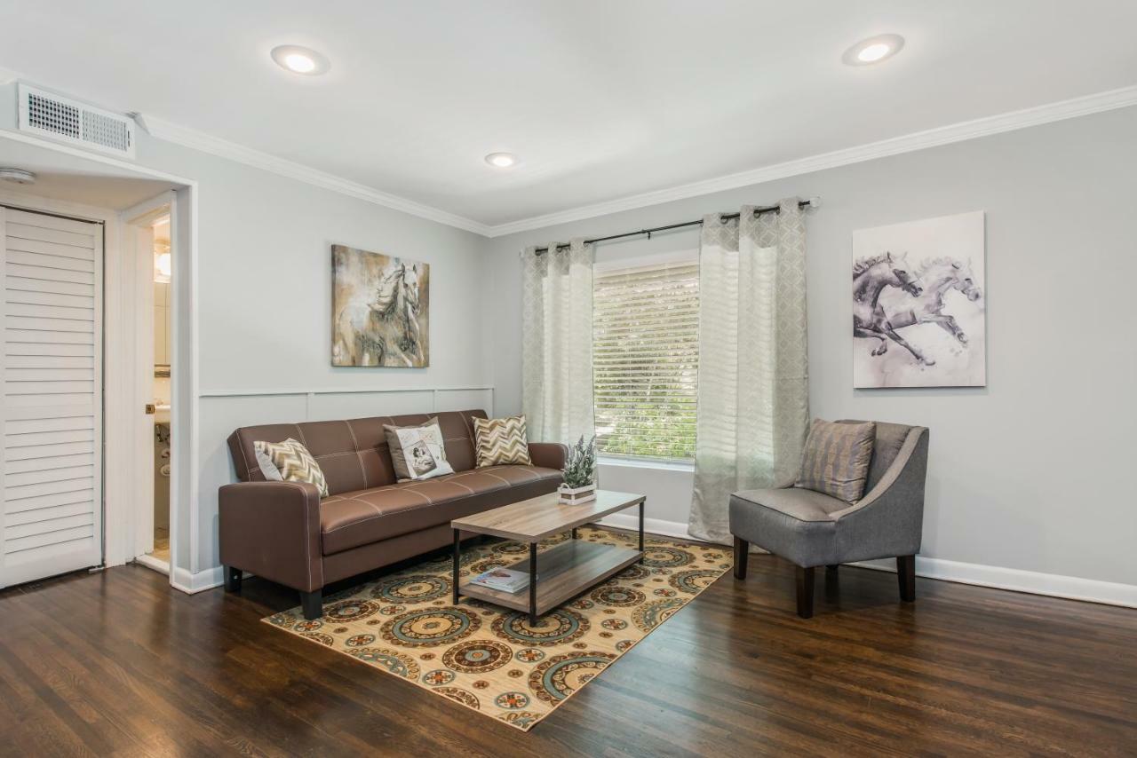 One-Bedroom Apartment,901372363:JPEG