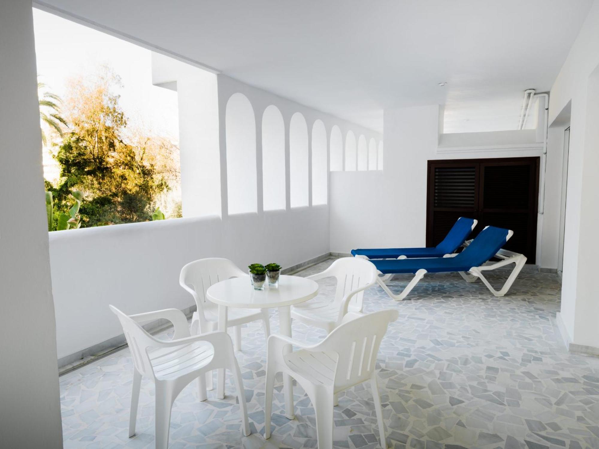 One-Bedroom Apartment Spa