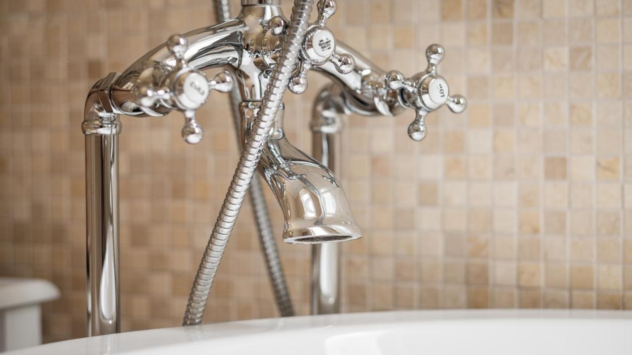 Superior One-Bedroom Apartment,929304646:JPEG