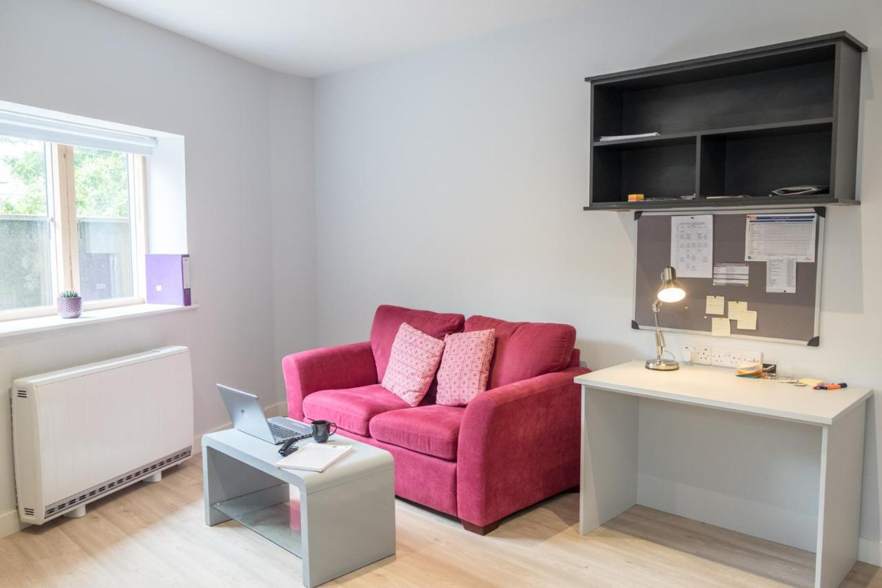 One-Bedroom Apartment,941829022:JPEG