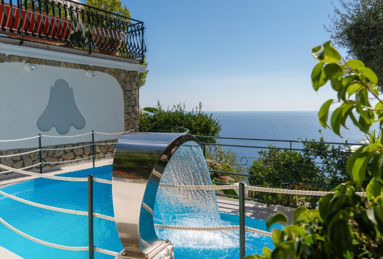 Four-Bedroom Apartment Private Pool
