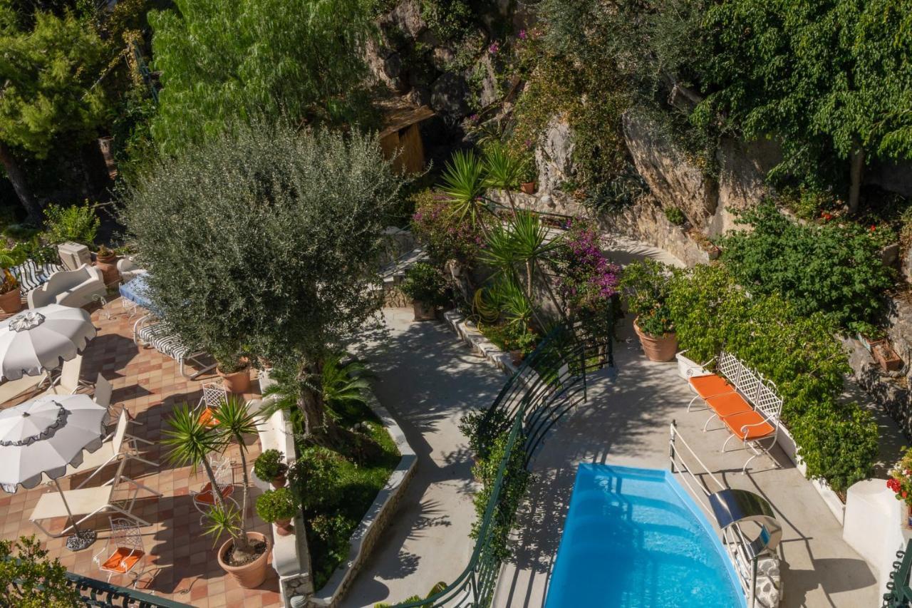 Four-Bedroom Apartment Private Pool