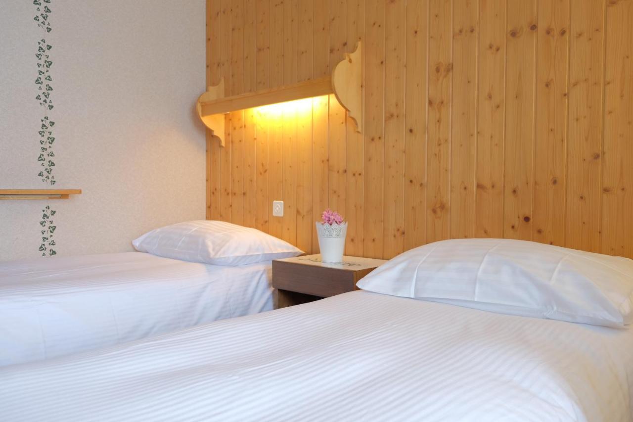 Kleines Zweibettzimmer