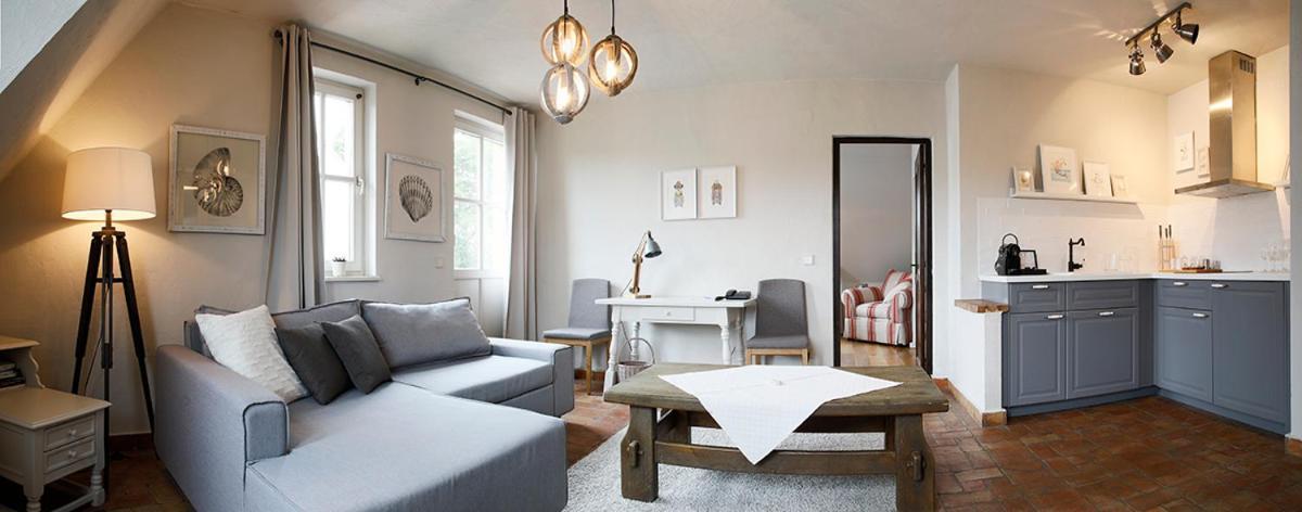 Double Room,1297246330:JPEG