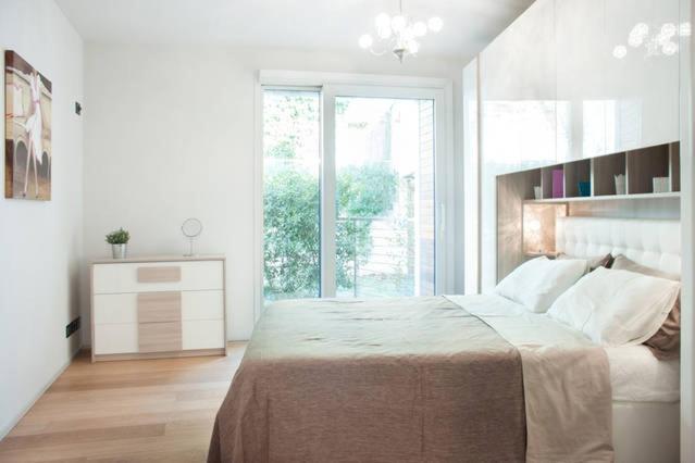 Two-Bedroom Apartment Lake View