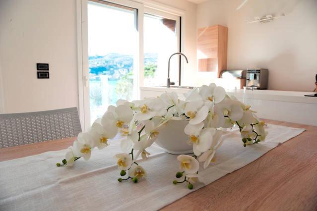 Two-Bedroom Apartment Lake View