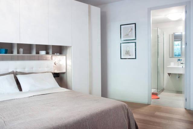 Two-Bedroom Apartment Lake View
