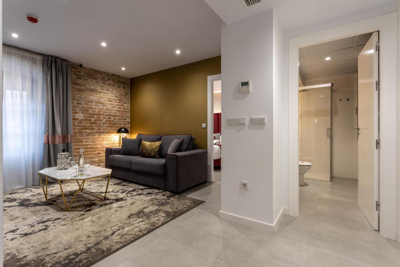 Superior One Bedroom Apartment