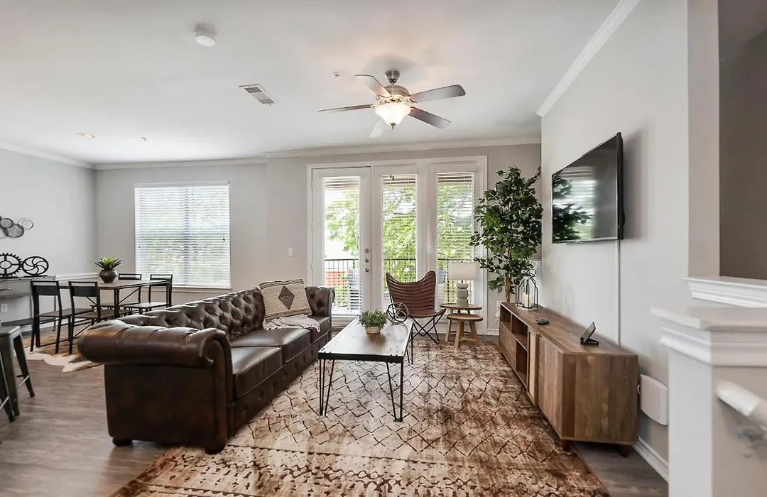 Uptown Dallas Apartments-1
