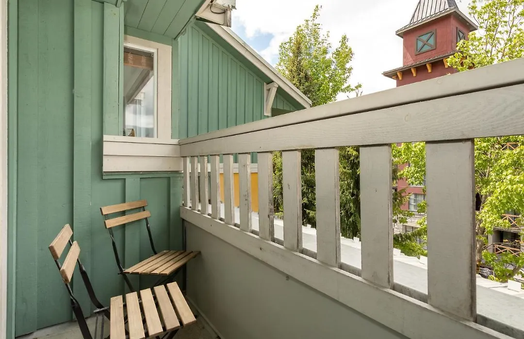 Bear Lodge-1