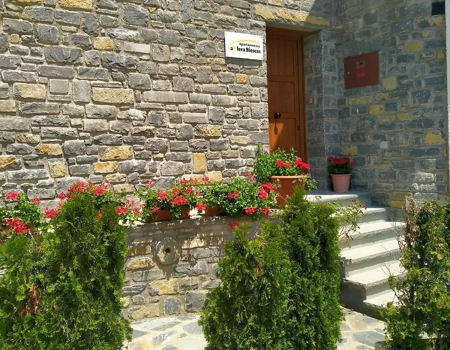 Apartamentos La Glera Biescas-1