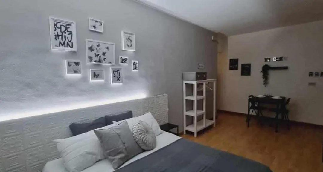 Laura Home-1