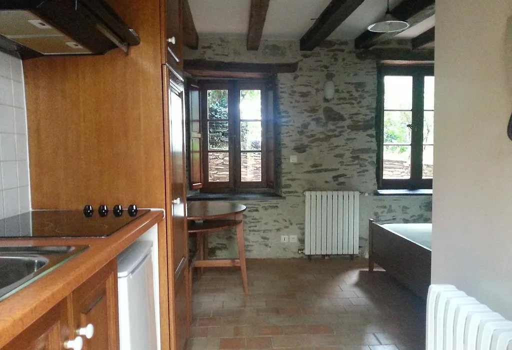 Le Clos De La Bouteille-1