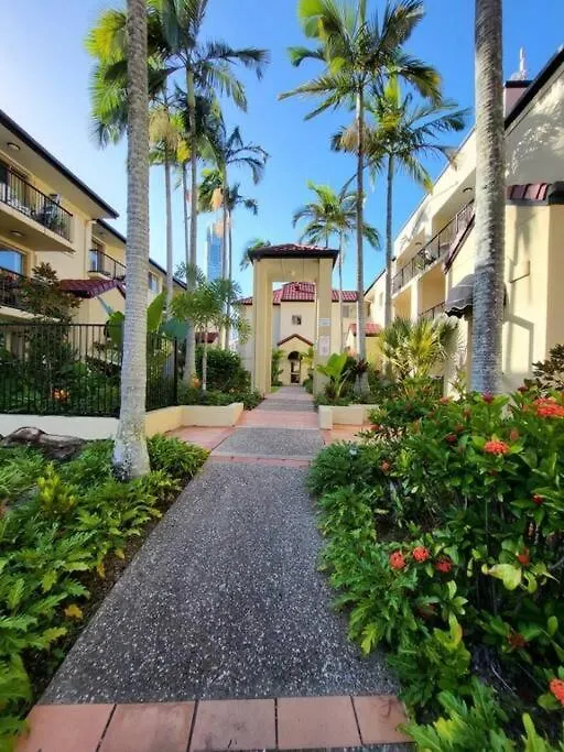 3 Bedroom Central Surfers Paradise Apartment-1