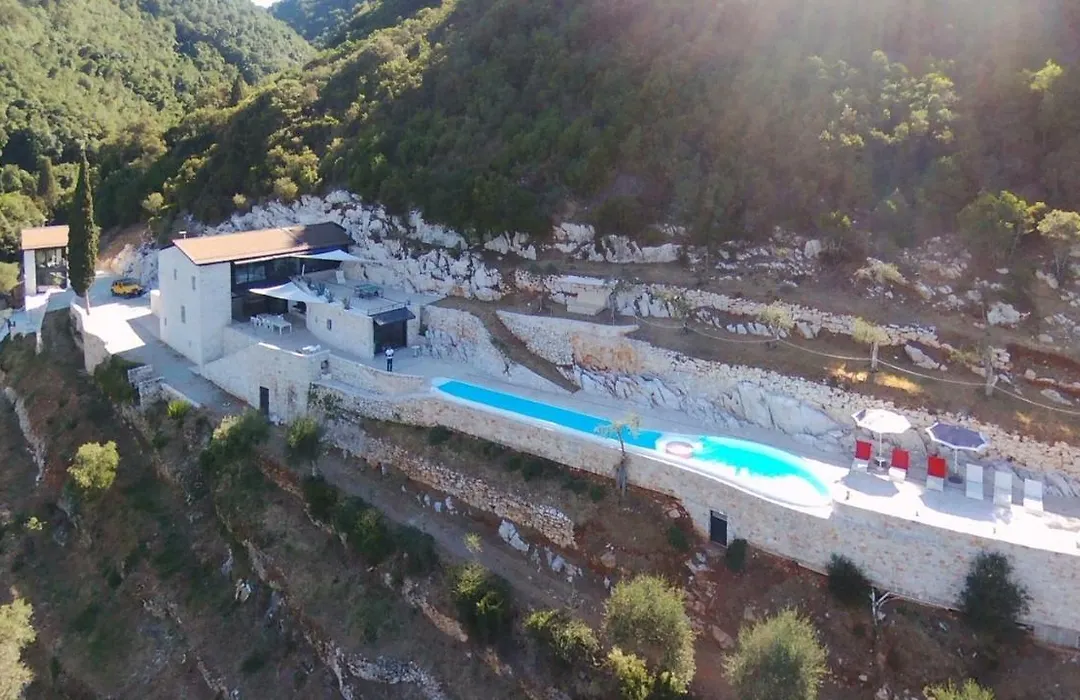 Villa Farfalla & Guesthouse - The World Unique Property With An Openable Roof-1