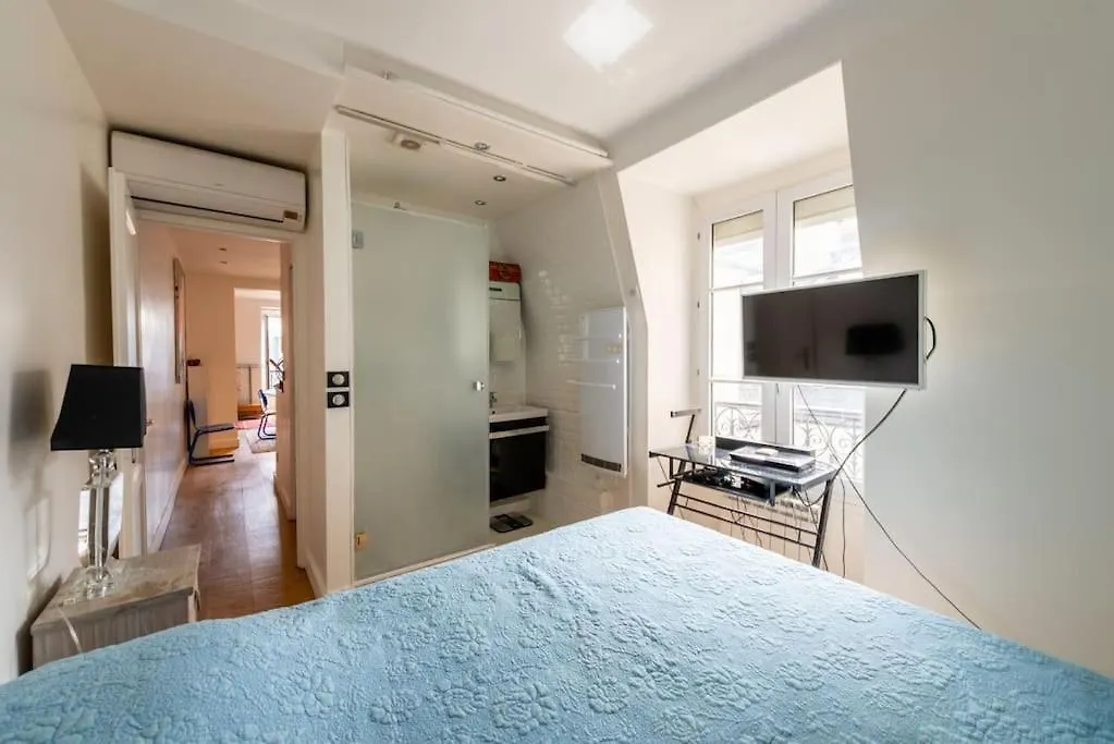 Appartement vue Tour Eiffel-1