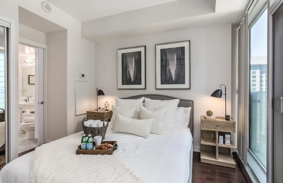Condo Downtown, Cn Tower, Financial District-1